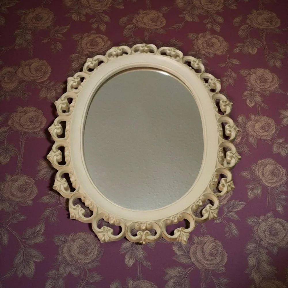 Vintage Syroco Shabby Chic Oval Wall Mirror